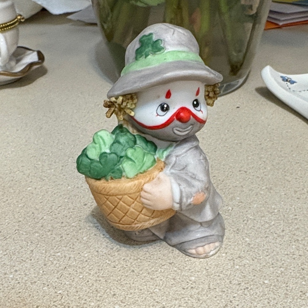 Vintage Enesco Lil Vagabond Clown St Patrick's patty Day 1987